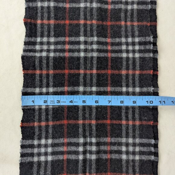 Burberry Unisex Winter Scarf Black – 100% Lambswool Check – Pre-Owned – Stylish - Picture 7 of 7